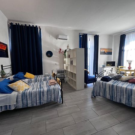 נאפולי Suites Giudecca מראה חיצוני תמונה