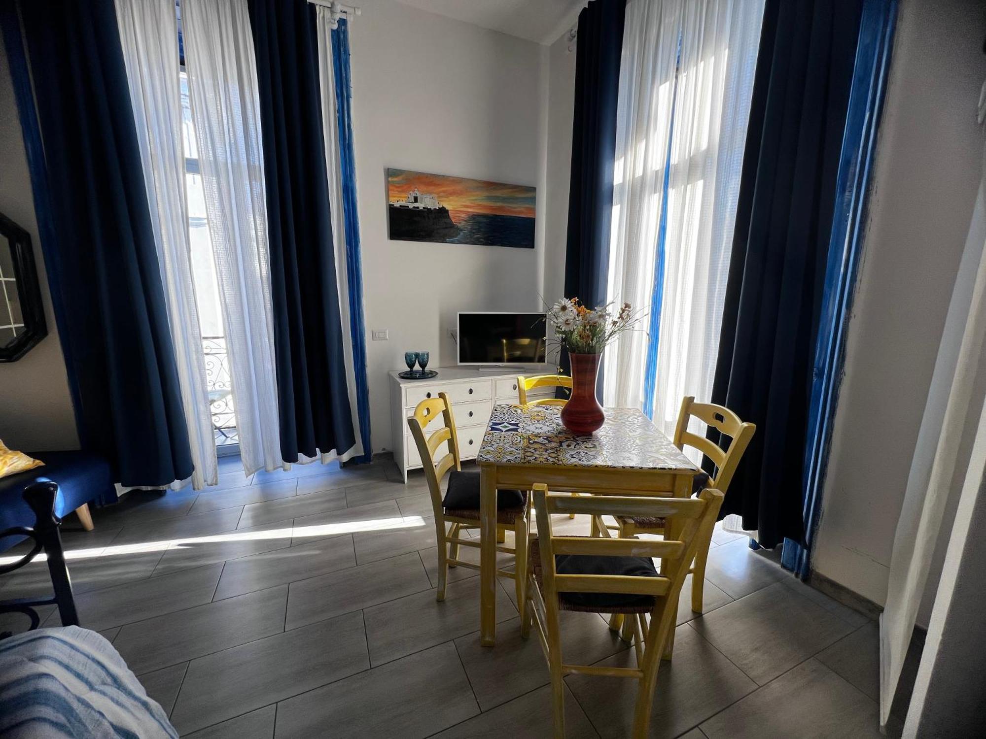 נאפולי Suites Giudecca מראה חיצוני תמונה